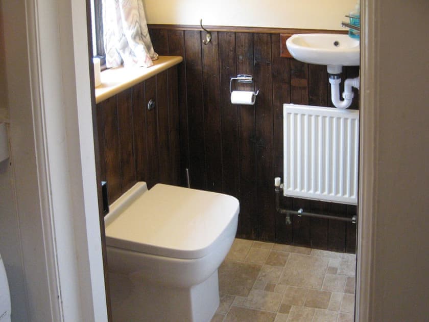 Ground floor toilet | Granite Cottage, Boat of Garten, near Aviemore