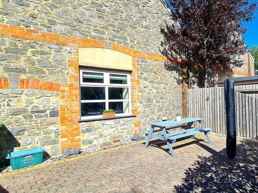 Sitting-out-area | The Old Pump House, Tenby