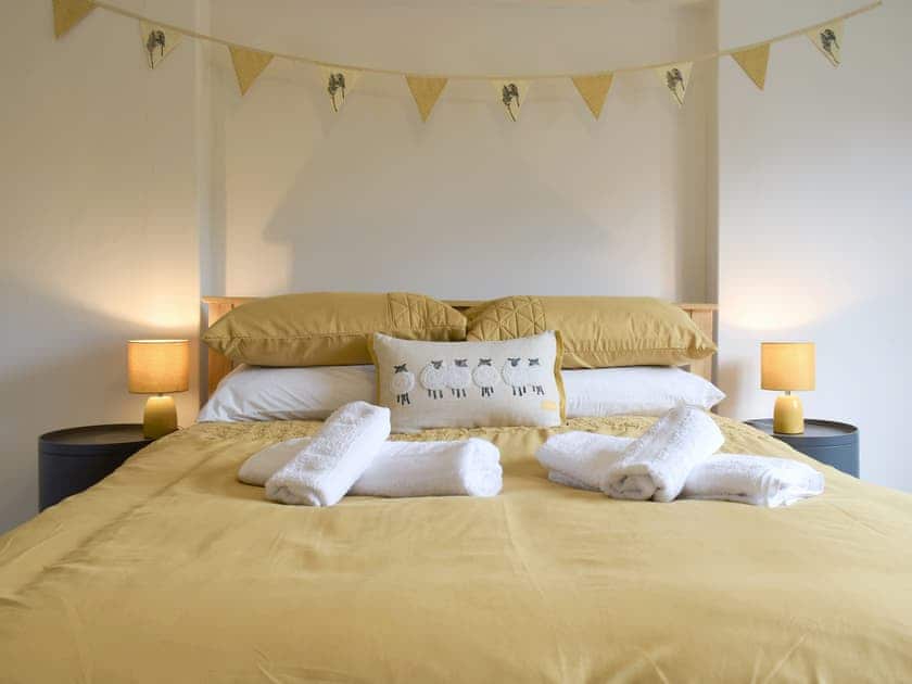 Double bedroom | Dandelions, Newton Abbot