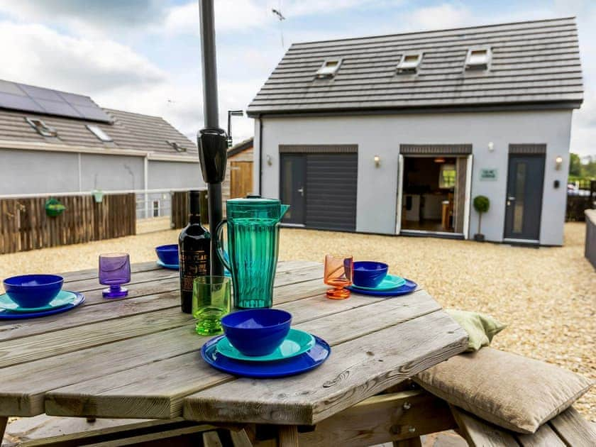 Outdoor area | Lilac Lodge, Newnham