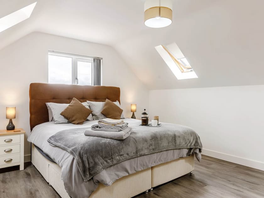 Master bedroom | Lilac Lodge, Newnham