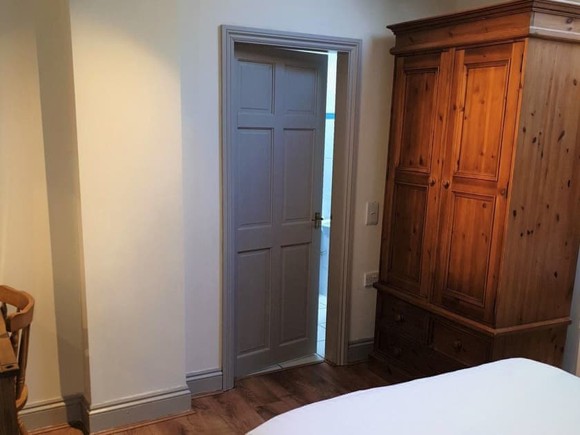 Double bedroom | Stables Cottage - Fitling Garth Cottages, Fitling, near Hull