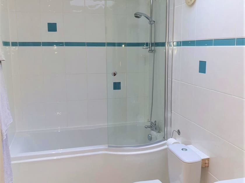 Bathroom | Stables Cottage - Fitling Garth Cottages, Fitling, near Hull