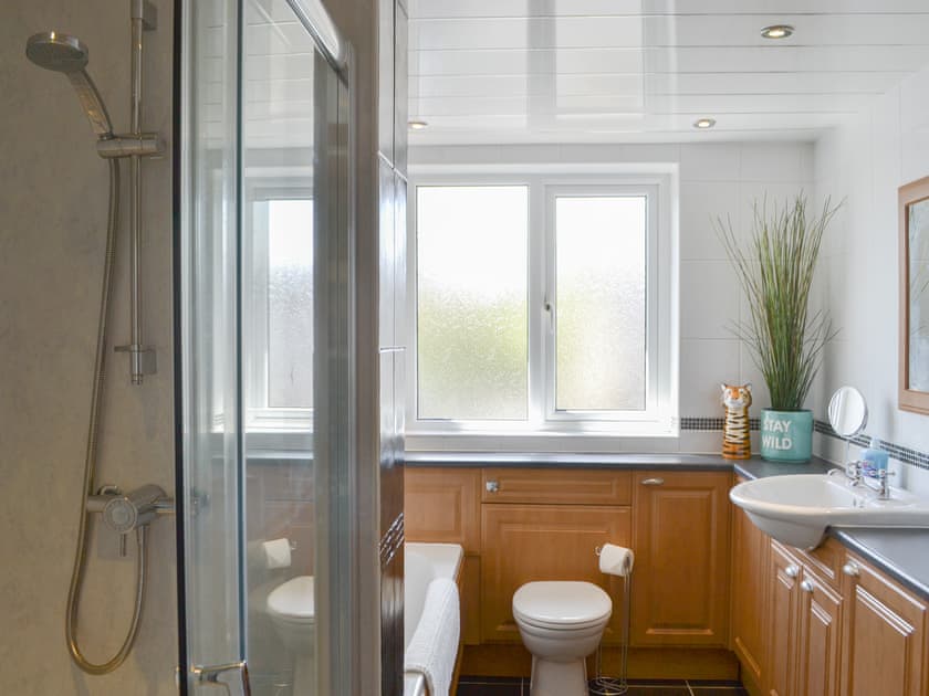 Bathroom | Warwick House, Felton