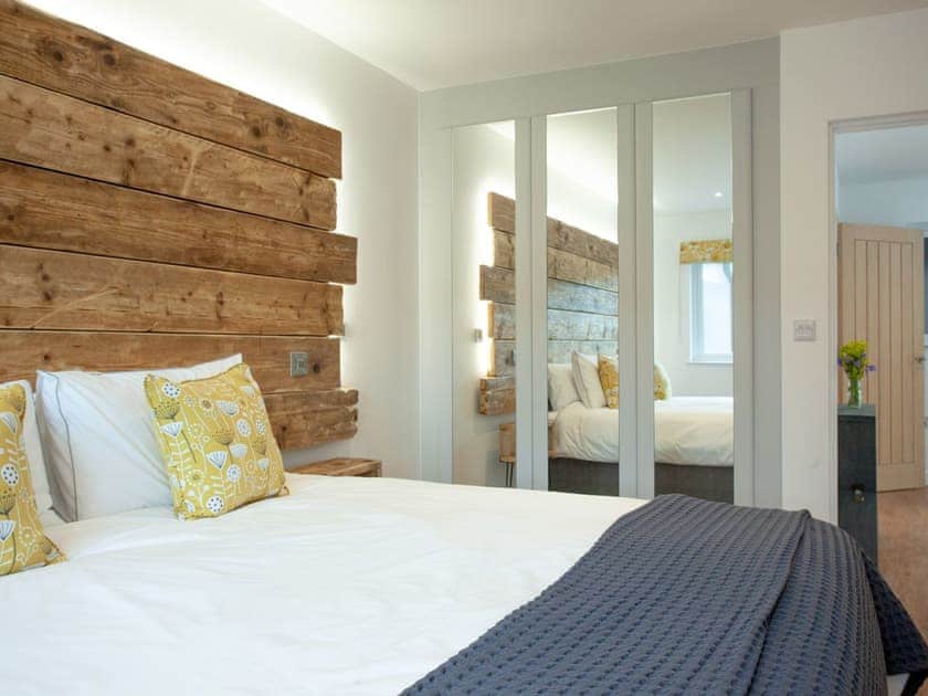 Double bedroom | Little Foxes, Perranporth