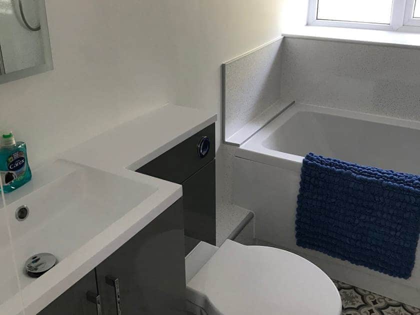 Bathroom | Barreg, Barmouth, near Dolgellau