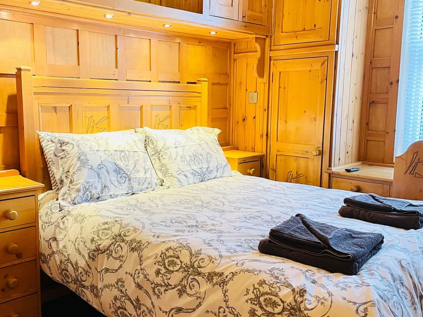 Double bedroom | Belle Vue Cabin, Whitby