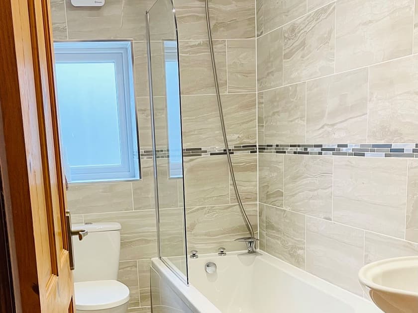 Bathroom | Belle Vue Cabin, Whitby