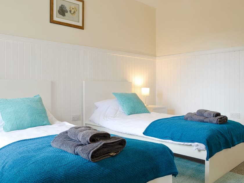 Twin bedroom | Easter Rattray Cottages: The Bothy - Easter Rattray Cottages, Blairgowrie