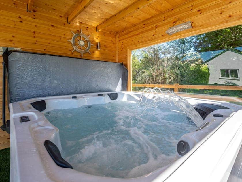 Hot tub | Sea Breezes, Anderby Creek, near Chapel St Leonards