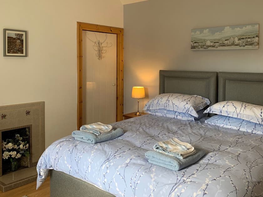 Double bedroom | Ploughmans Cottage, Forres, near Nairn