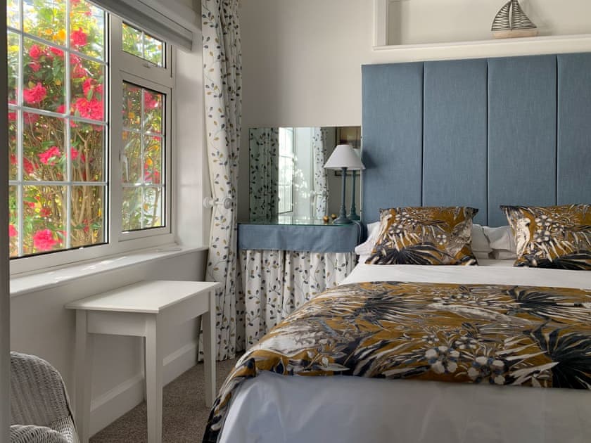 Double bedroom | Quayside Cottage - The Quay, Waldringfield