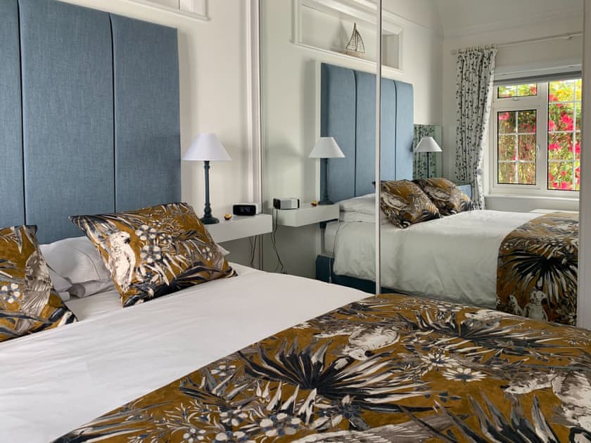 Double bedroom | Quayside Cottage - The Quay, Waldringfield