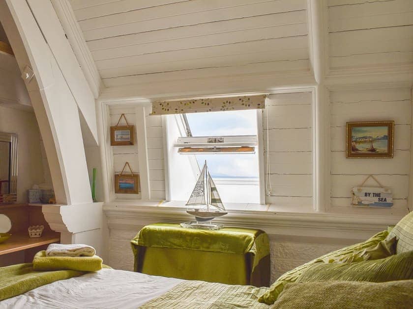 Double bedroom | White Sands, Criccieth
