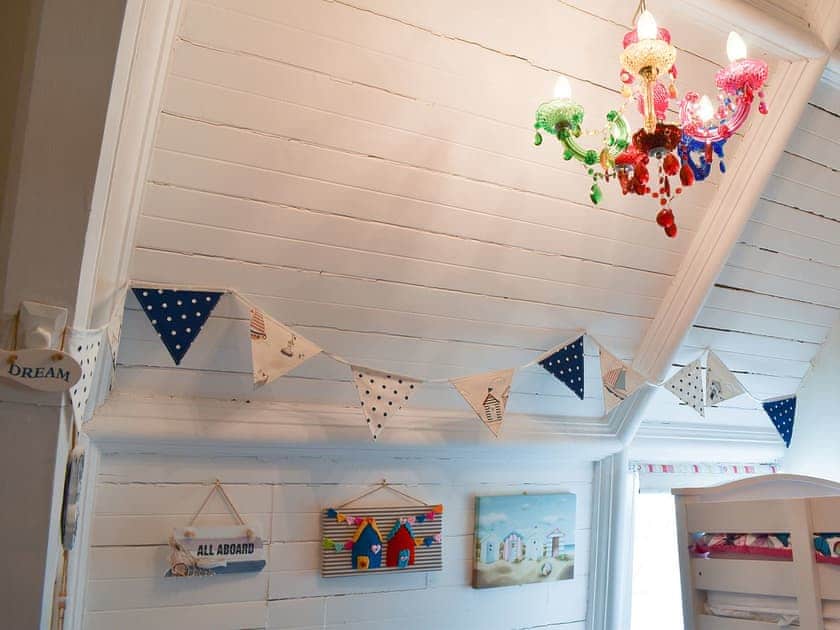Bunk bedroom | White Sands, Criccieth