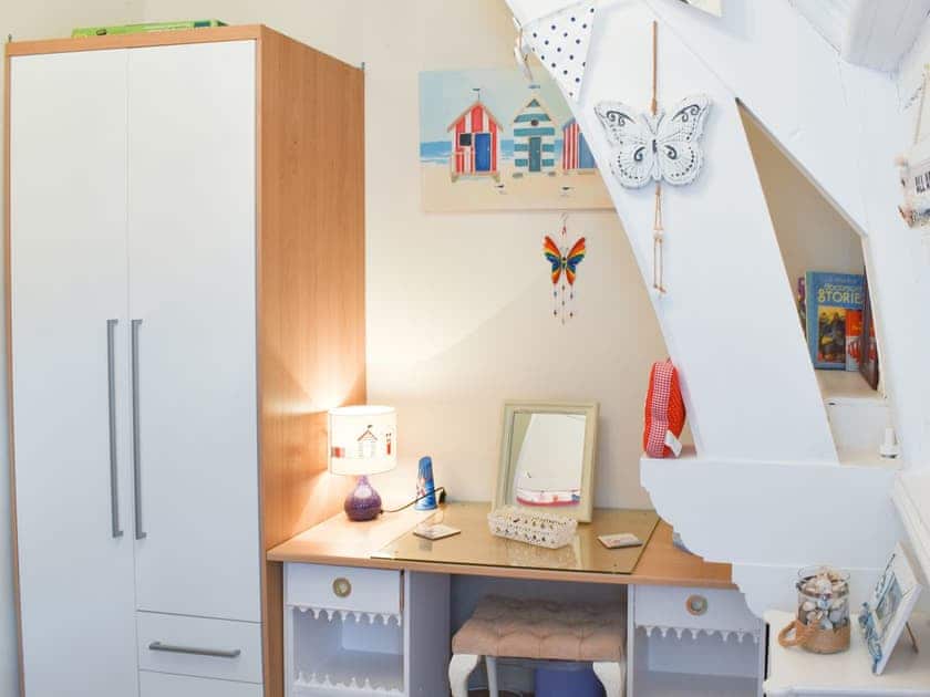 Bunk bedroom | White Sands, Criccieth