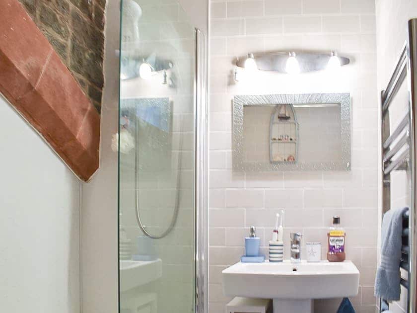 Shower room | White Sands, Criccieth