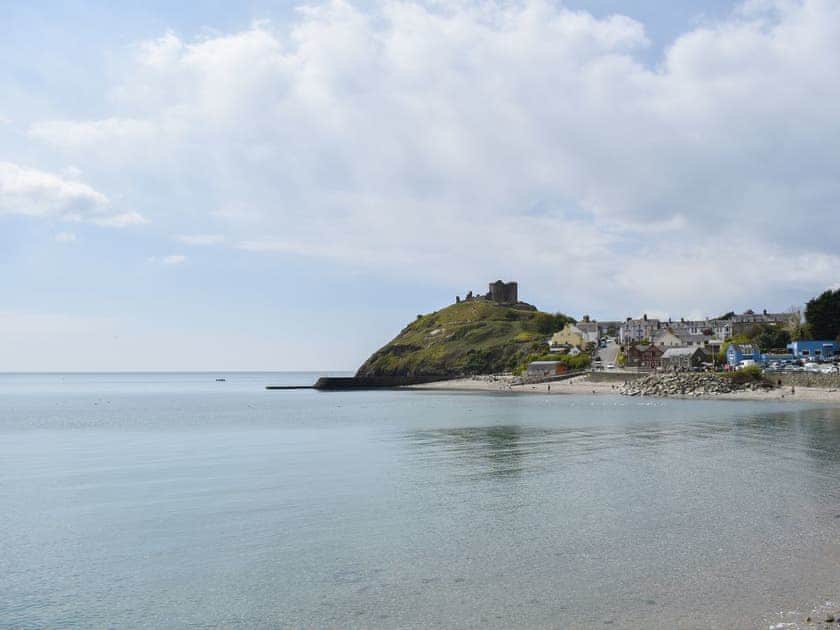 Surrounding area | White Sands, Criccieth