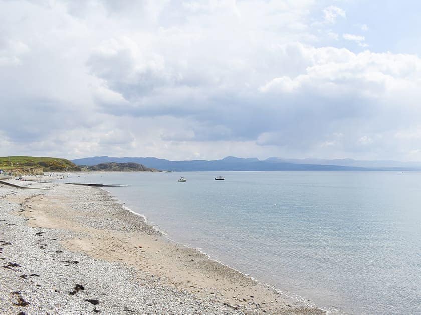 Surrounding area | White Sands, Criccieth