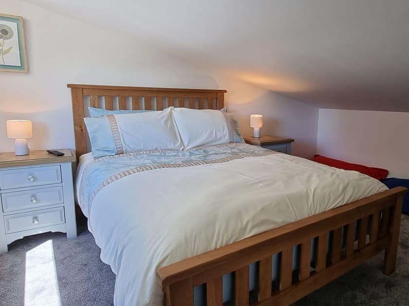 Double bedroom | Dronefield Lodge, Somerton