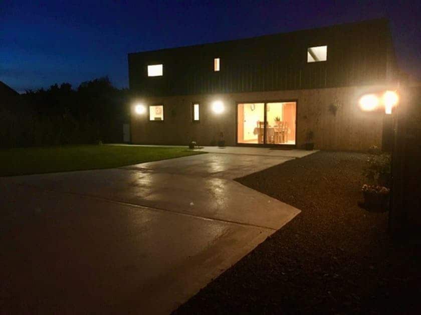 Exterior | Dronefield Lodge, Somerton