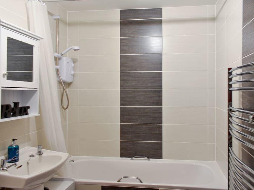 Bathroom | 14 Elm Court - Greta Grove Apartments, Keswick