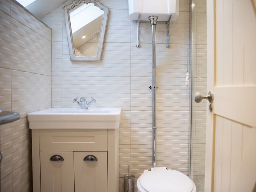 Shower room | The Coach House - Shortflatt Tower Cottages, Belsay