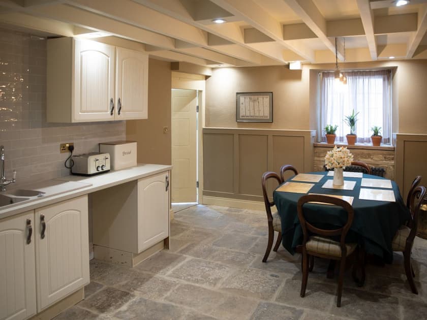 Kitchen/diner | The Grooms Cottage - Shortflatt Tower Cottages, Belsay