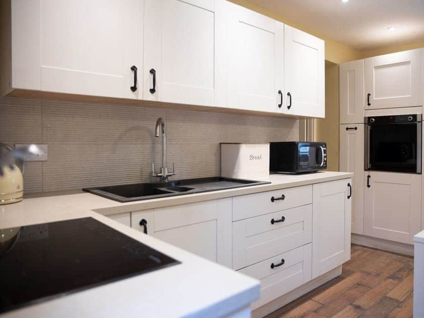 Kitchen | Keepers Cottage - Shortflatt Tower Cottages, Belsay