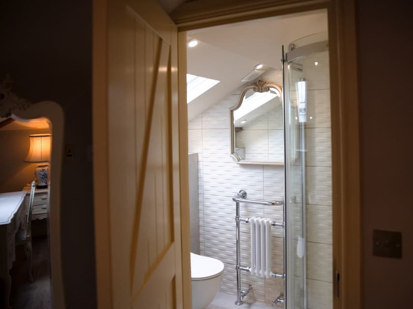 En-suite | The Stables - Shortflatt Tower Cottages, Belsay