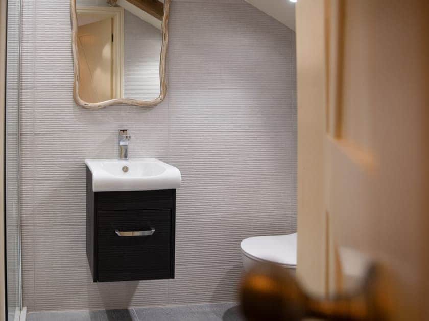 Shower room | The Stables - Shortflatt Tower Cottages, Belsay