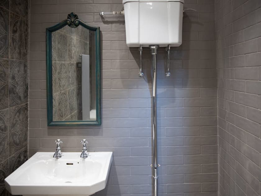 Shower room | The Stables - Shortflatt Tower Cottages, Belsay