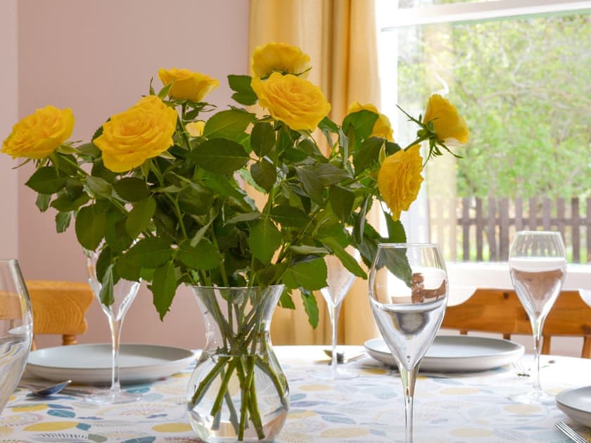 Dining room | Eagles Gate Lodge, Banff