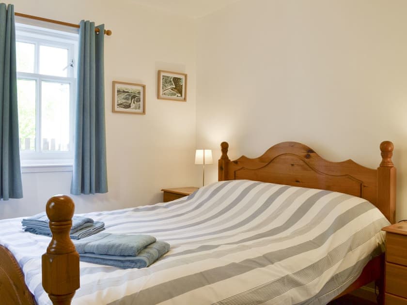 Double bedroom | Eagles Gate Lodge, Banff