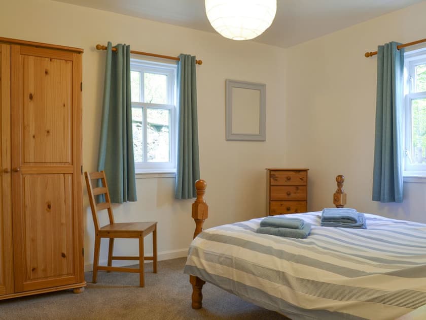 Double bedroom | Eagles Gate Lodge, Banff