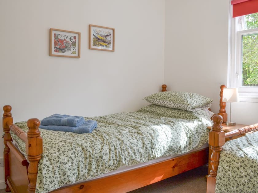 Twin bedroom | Eagles Gate Lodge, Banff