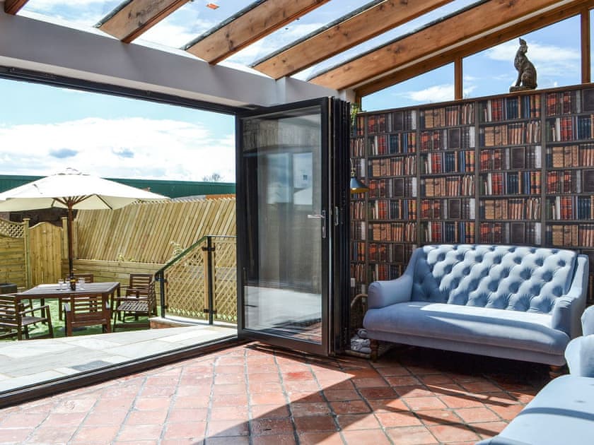 Sun room | The Old Stables - Corporation Farm Cottages, Tickton, near Beverley