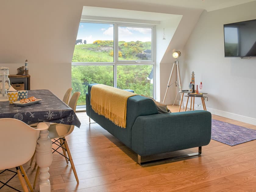 Living room/dining room | 28 Isallt at the Bay, Trearddur Bay