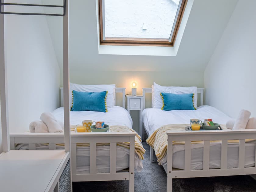 Twin bedroom | 28 Isallt at the Bay, Trearddur Bay