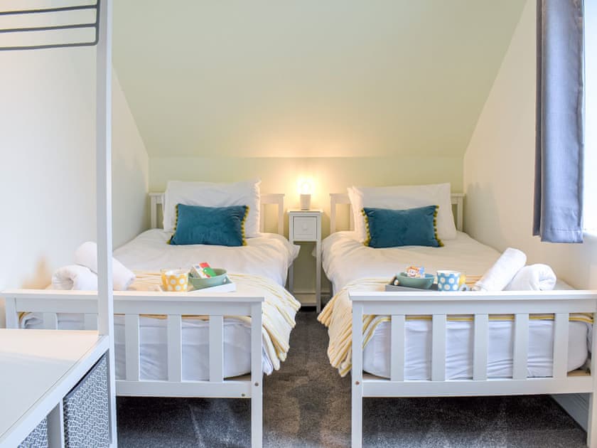 Twin bedroom | 28 Isallt at the Bay, Trearddur Bay