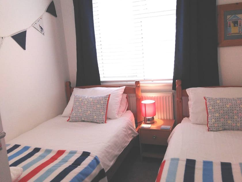 Twin bedroom | Sweetbriar, Newquay