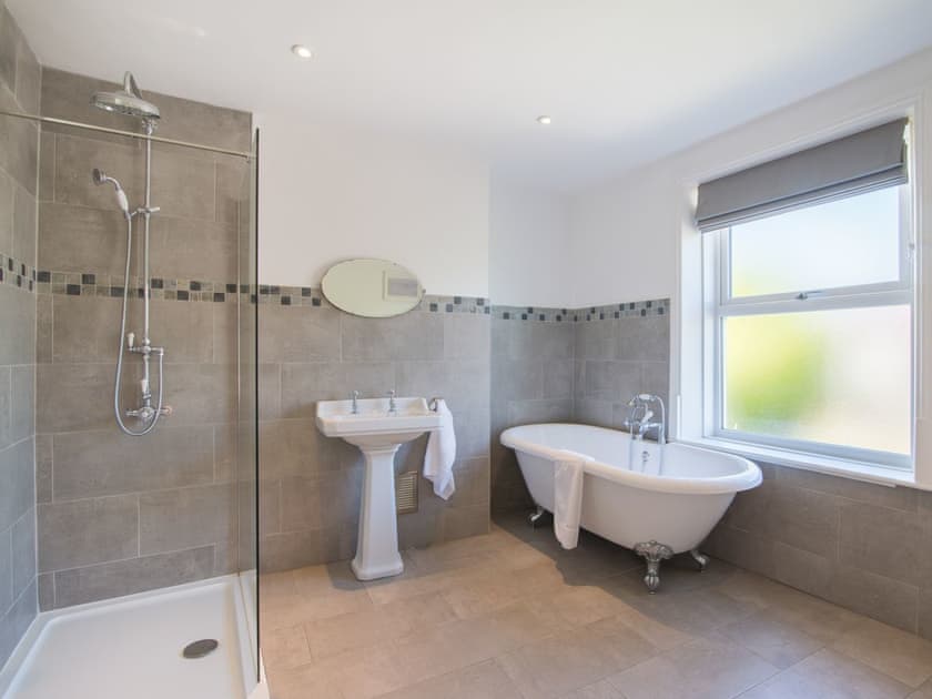 Bathroom | Edenholme, Fylingthorpe