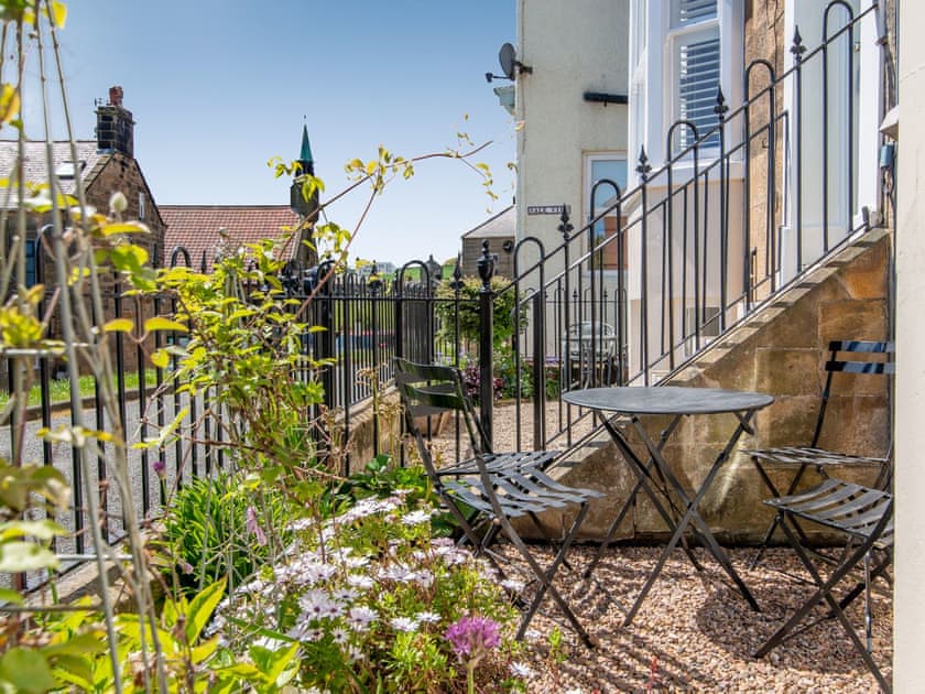 Sitting-out-area | Edenholme, Fylingthorpe