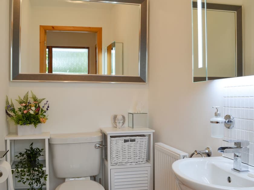 Bathroom | The Strathspey Lodge, Aviemore