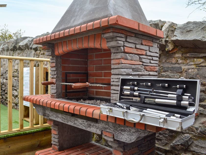 Built-in-BBQ | The Strathspey Lodge, Aviemore