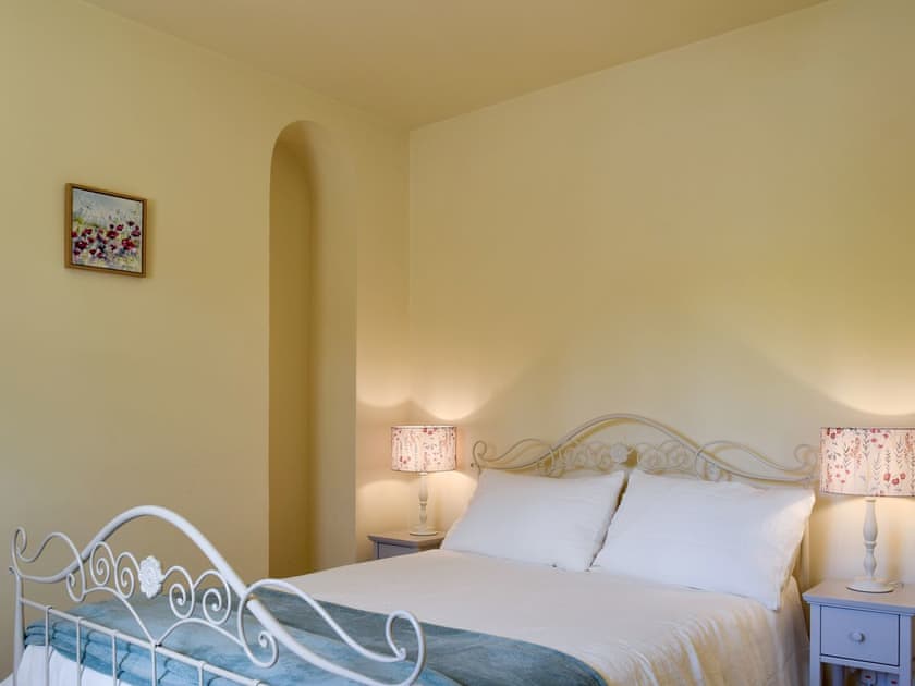 Double bedroom | Dulcie Cottage, Preston Crowmarsh, near Wallingford