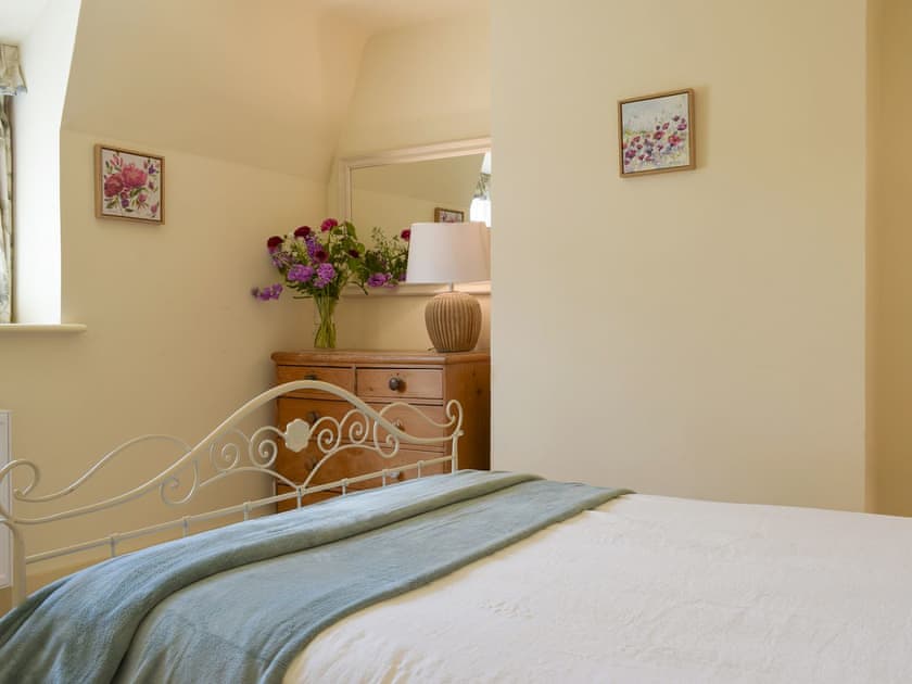 Double bedroom | Dulcie Cottage, Preston Crowmarsh, near Wallingford