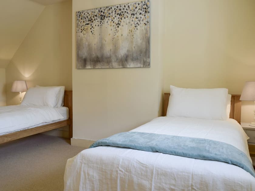Twin bedroom | Dulcie Cottage, Preston Crowmarsh, near Wallingford