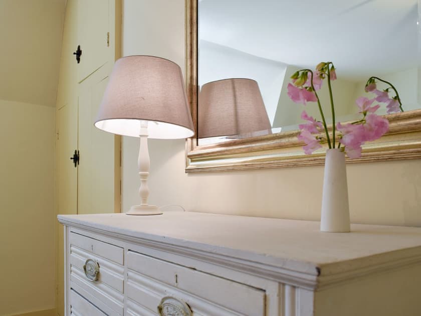 Twin bedroom | Dulcie Cottage, Preston Crowmarsh, near Wallingford