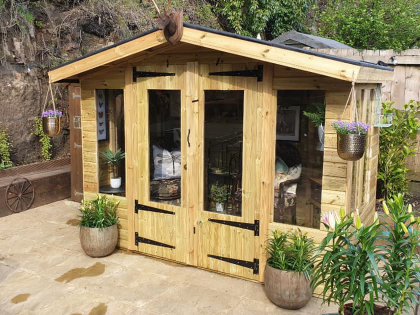 Summerhouse | Howburn Log Cabin, Melkridge